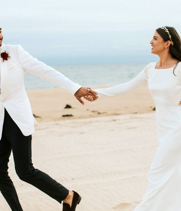 beach-bride-bride-and-groom-1679822.jpg