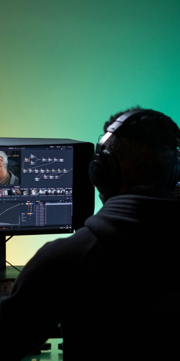 pexels-ron-lach-8102677